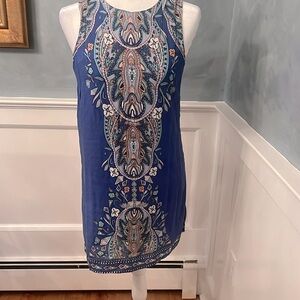 Fun Ecote summer sheath dress in Size Medium. Gently worn. Fitted, sleeveless.